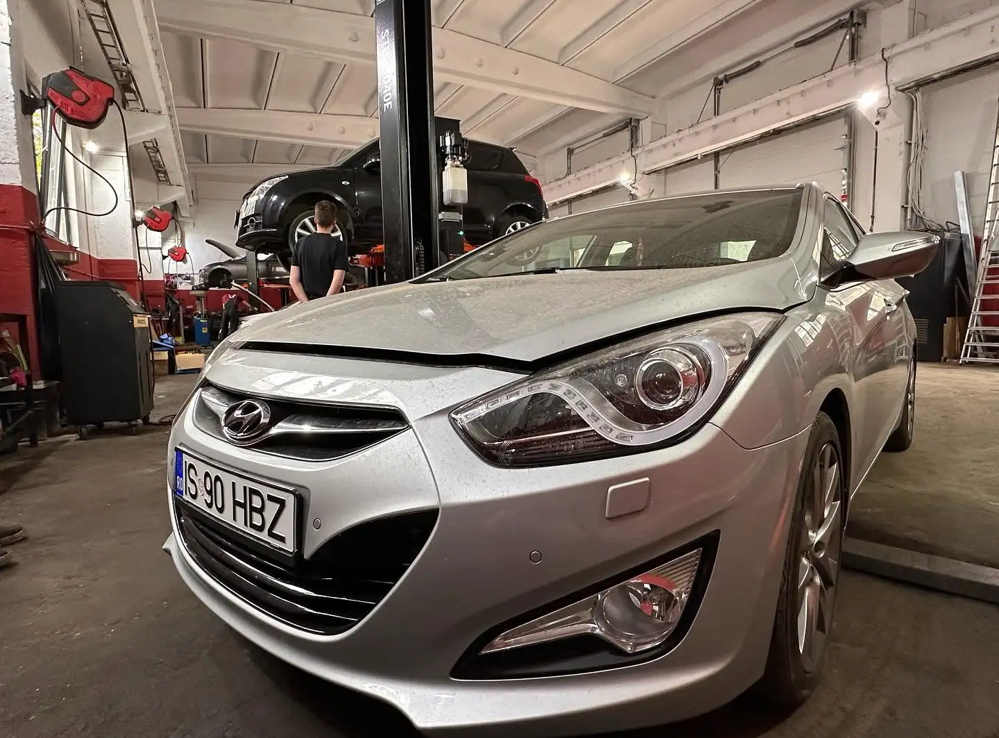 Mașină Hyundai în service